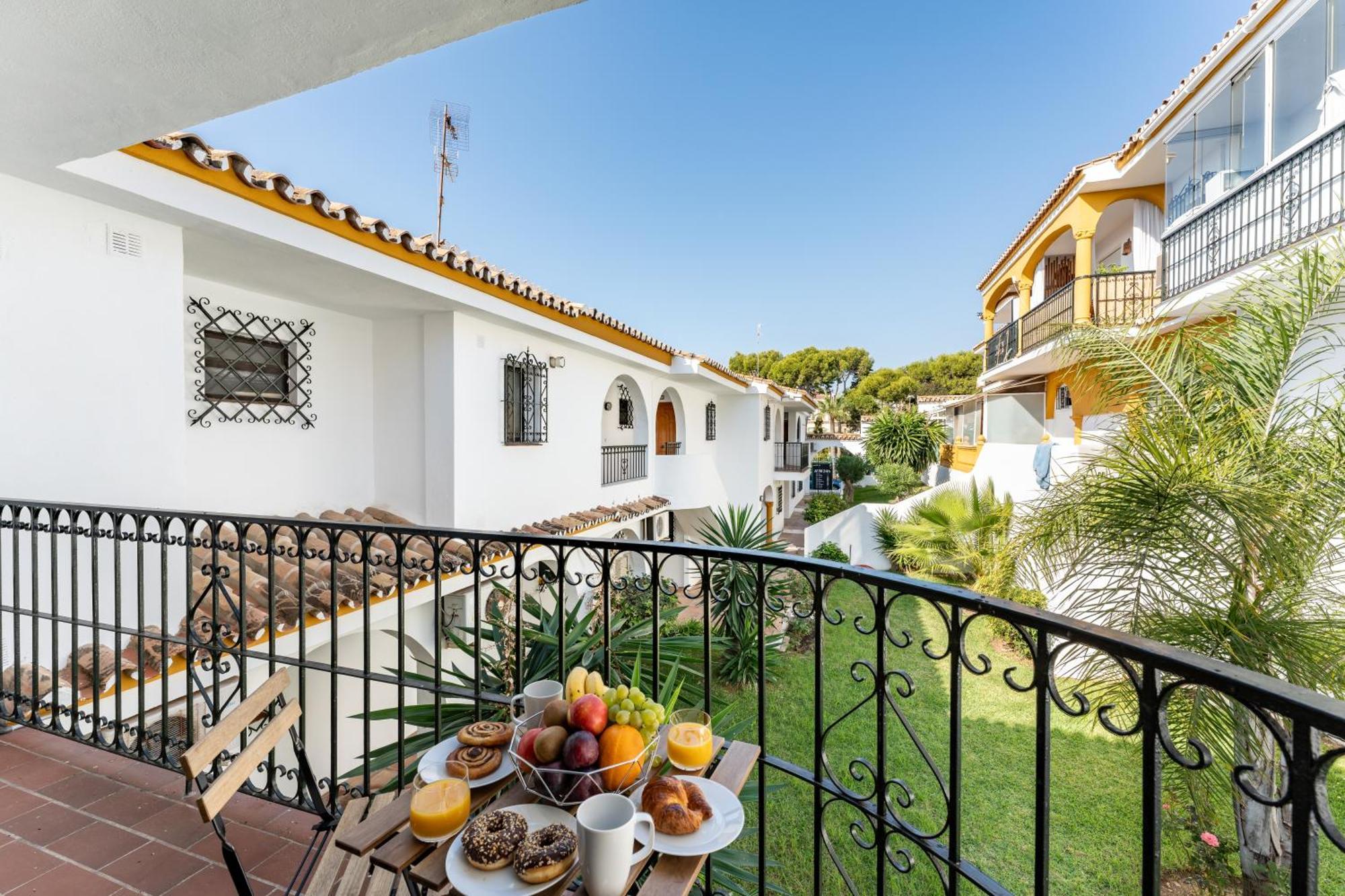 Апартаменти Riviera Del Sol Seaside Golf Escapes Sitio de Calahonda Екстер'єр фото